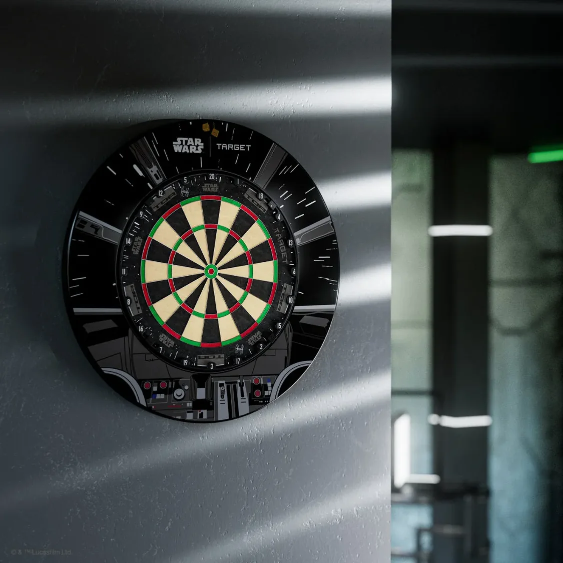 Target Star Wars Millennium Falcon Surround und Dartboard - Bundle
