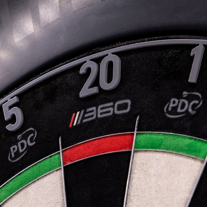 Winmau Blade 360 Darboard - Surround - Darts - Bundle